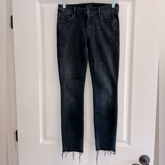 EUC Women’s Mother The Looker Ankle Fray Jeans in Blackbird Sz. 25 Black - Picture 1 of 5